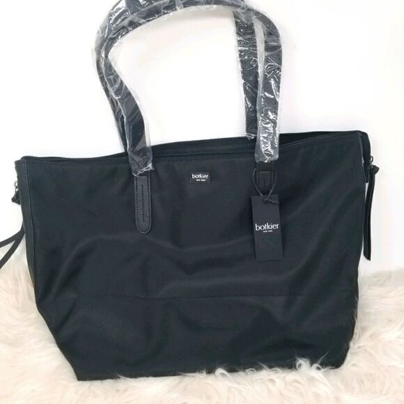 NWT. Large Black Tote. - Picture 1 of 10